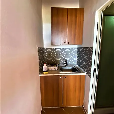 Tatil Evi Ramo's Hilltop Retreat With Kitchenette And Patio - 2nd Avlonya