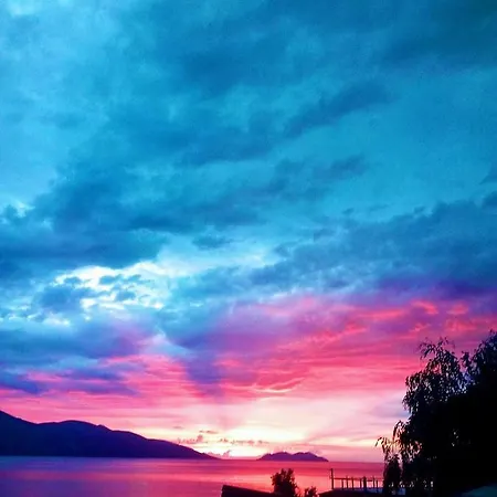 Tatil Evi Ramo's Hilltop Retreat With Kitchenette And Patio - 2nd