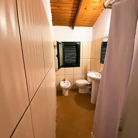 Ramo's Hilltop Retreat With Kitchenette And Patio - 2nd * Avlonya