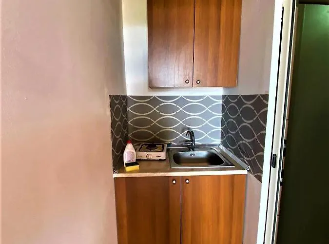 Сasa de vacaciones Ramo's Hilltop Retreat With Kitchenette And Patio - 2nd Vlorë