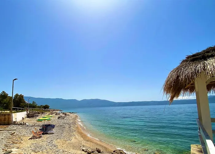 Ramo's Hilltop Retreat With Kitchenette And Patio - 2nd Сasa de vacaciones