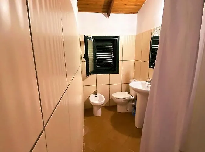 Ramo's Hilltop Retreat With Kitchenette And Patio - 2nd * Vlorë